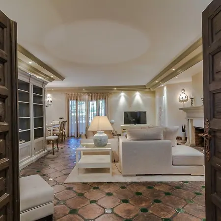 Authentic Andalucia Willa Marbella